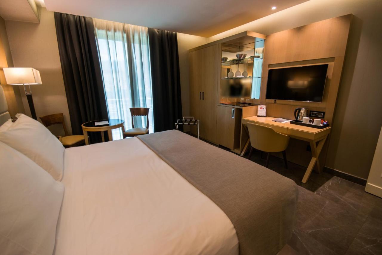 Hotel Forum Pompei Esterno foto