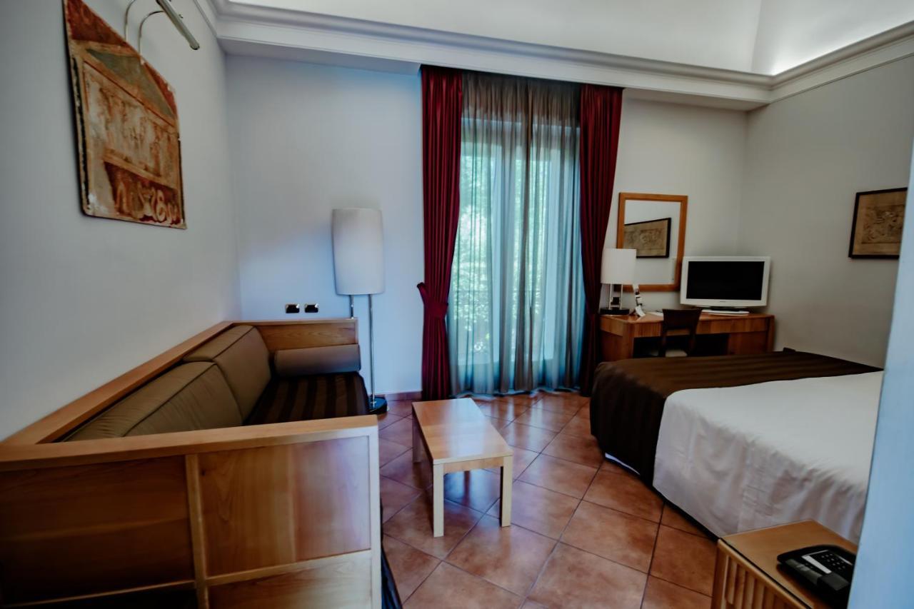 Hotel Forum Pompei Esterno foto