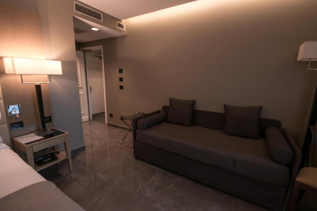Hotel Forum Pompei Esterno foto