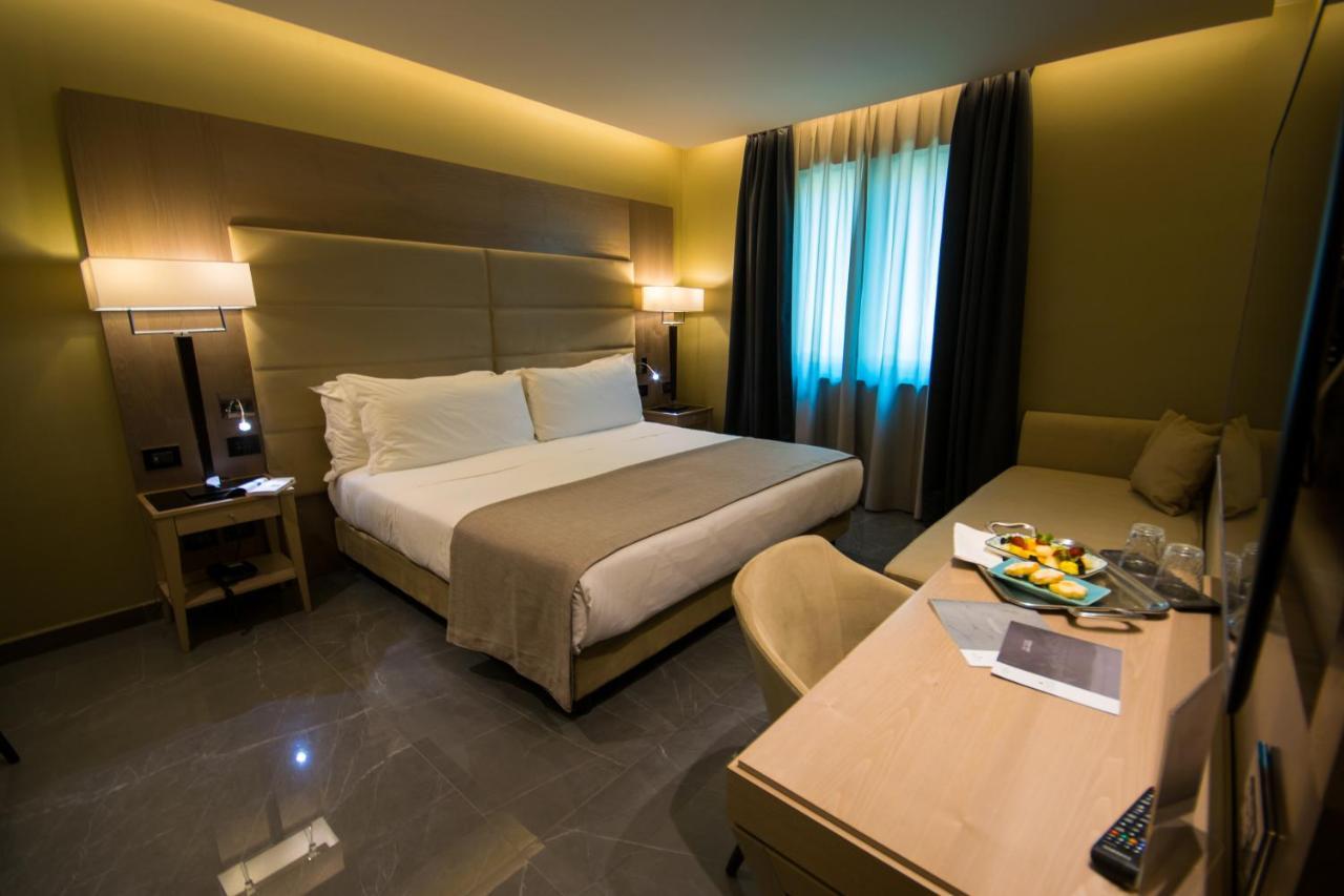 Hotel Forum Pompei Esterno foto