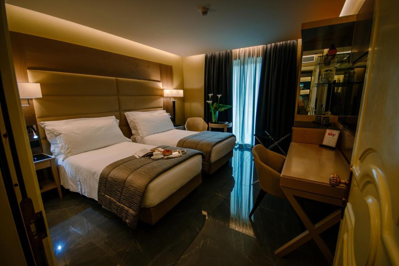 Hotel Forum Pompei Esterno foto