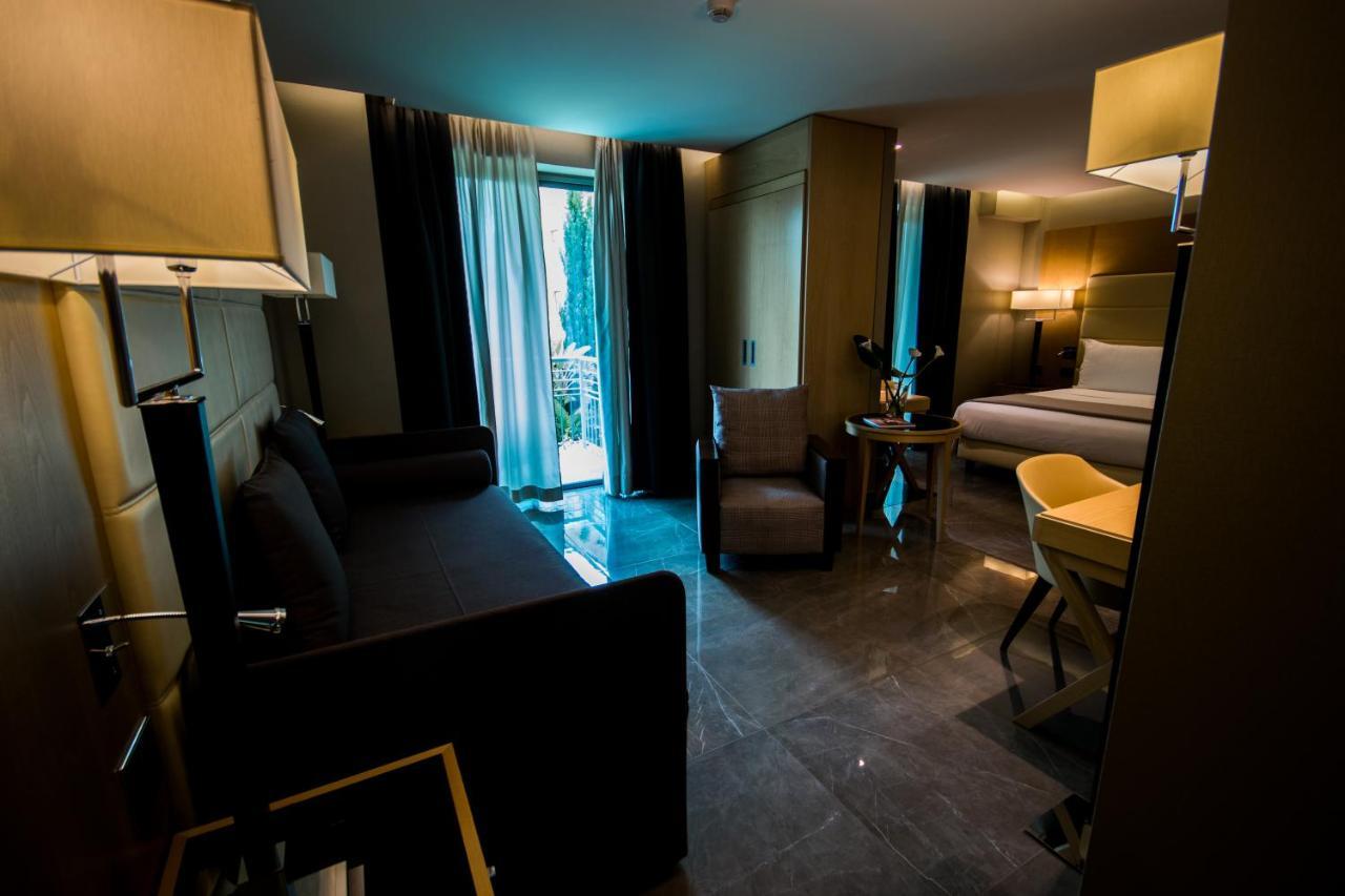 Hotel Forum Pompei Esterno foto